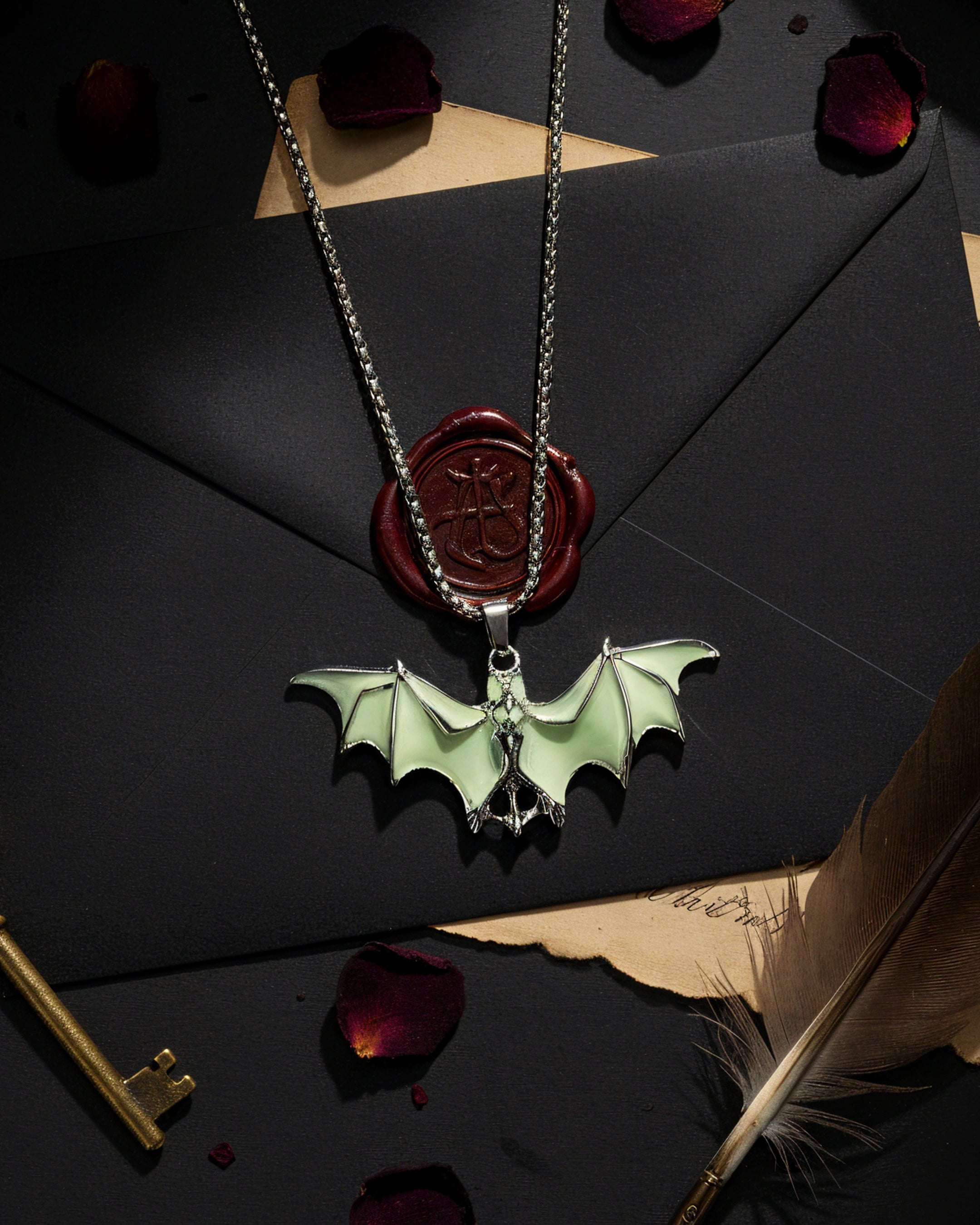 Collar Murciélago luminoso