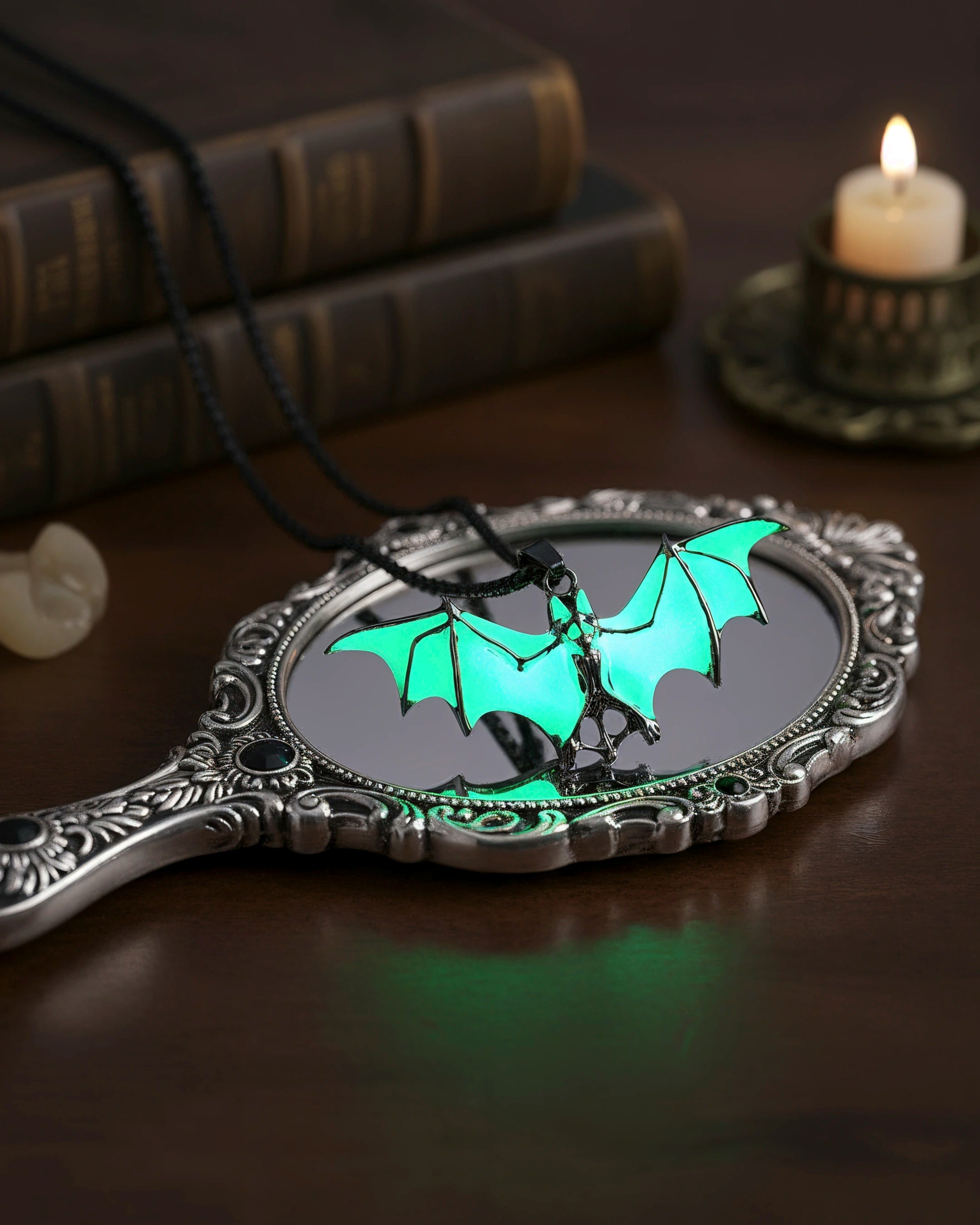 Collar Murciélago luminoso