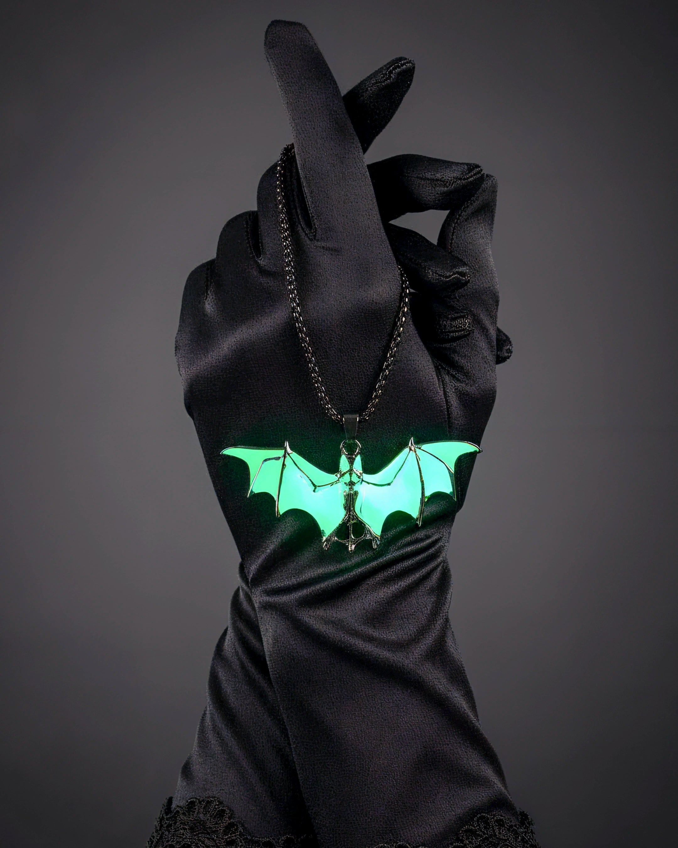 Collar Murciélago luminoso