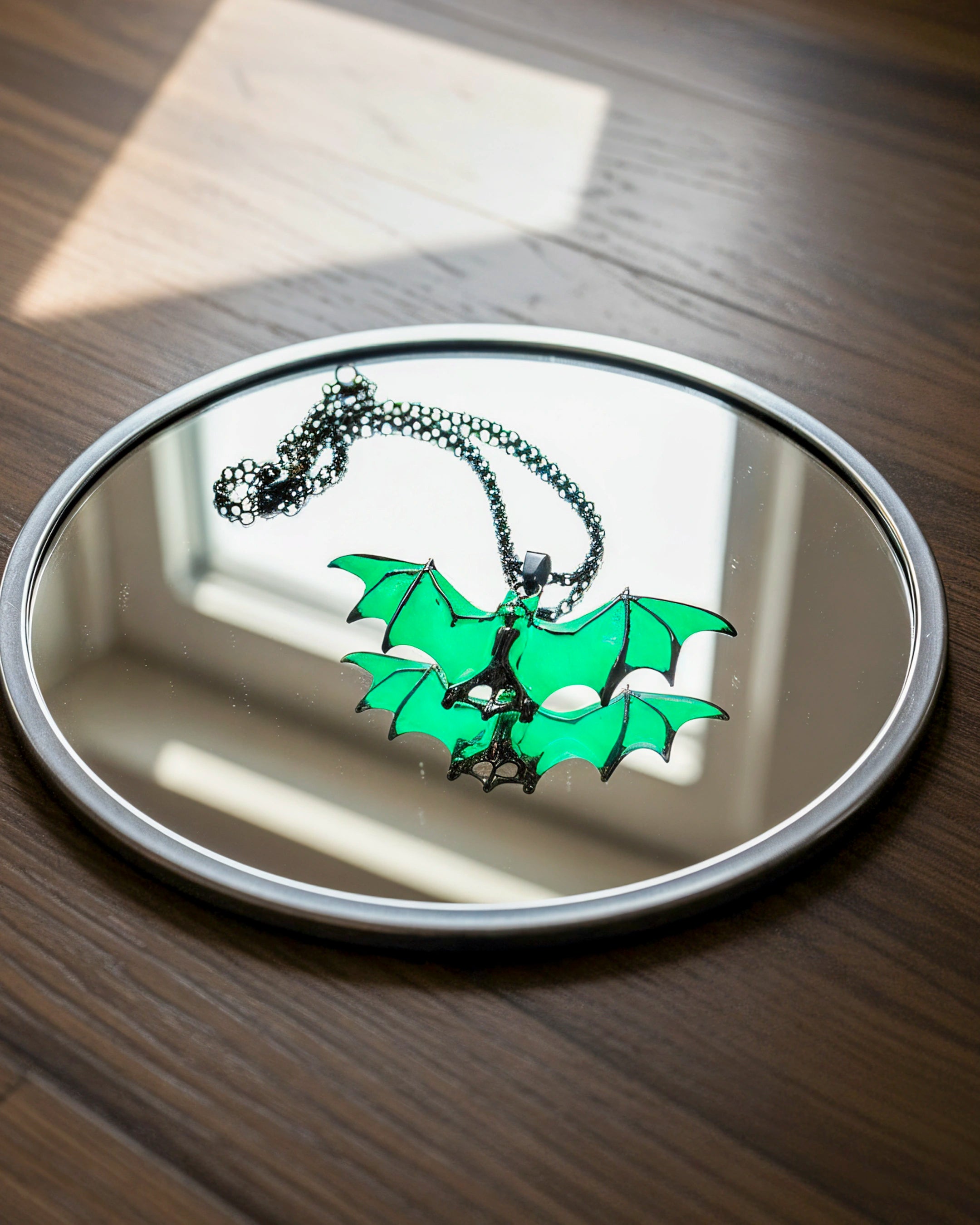 Collar Murciélago luminoso