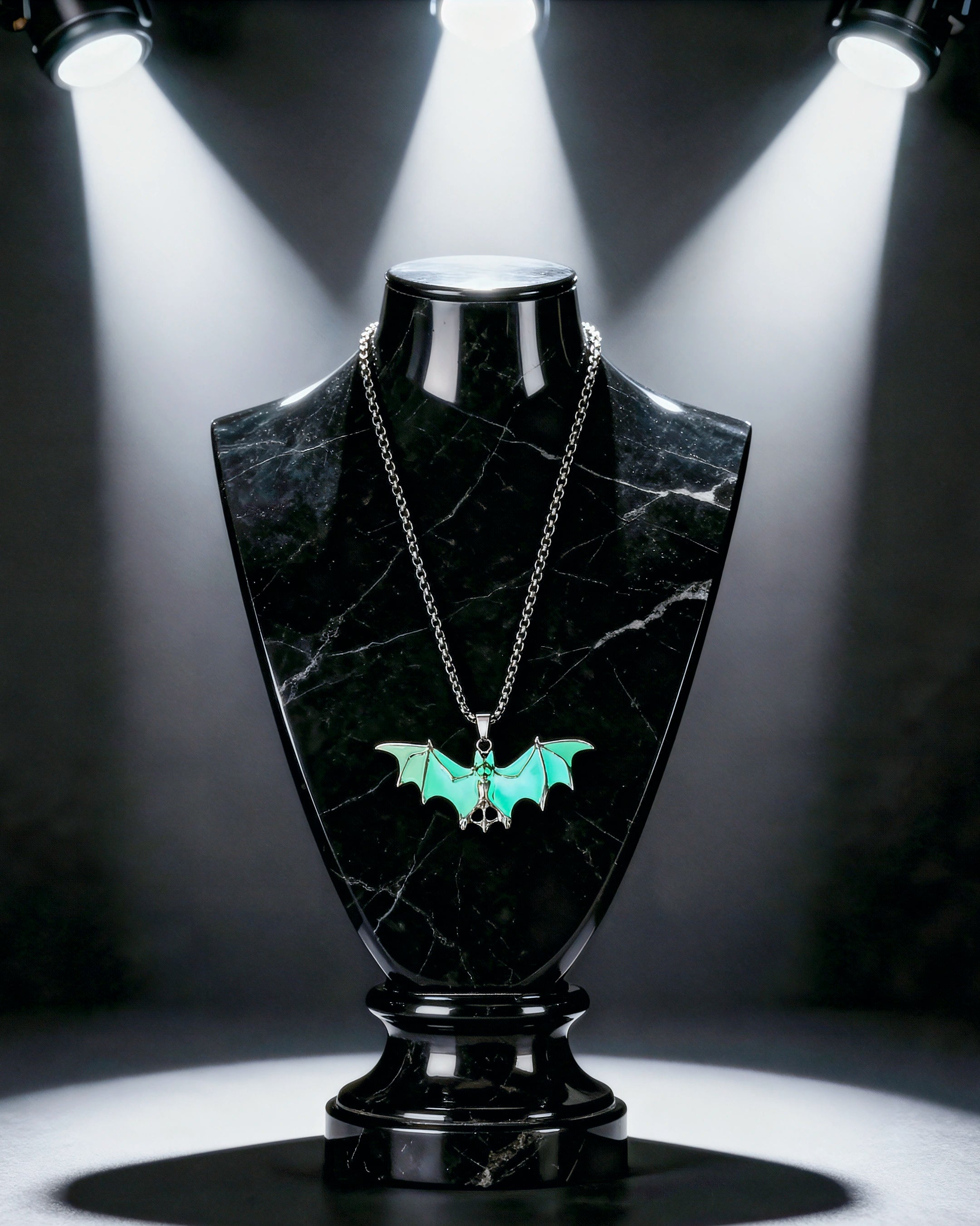 Collar Murciélago luminoso