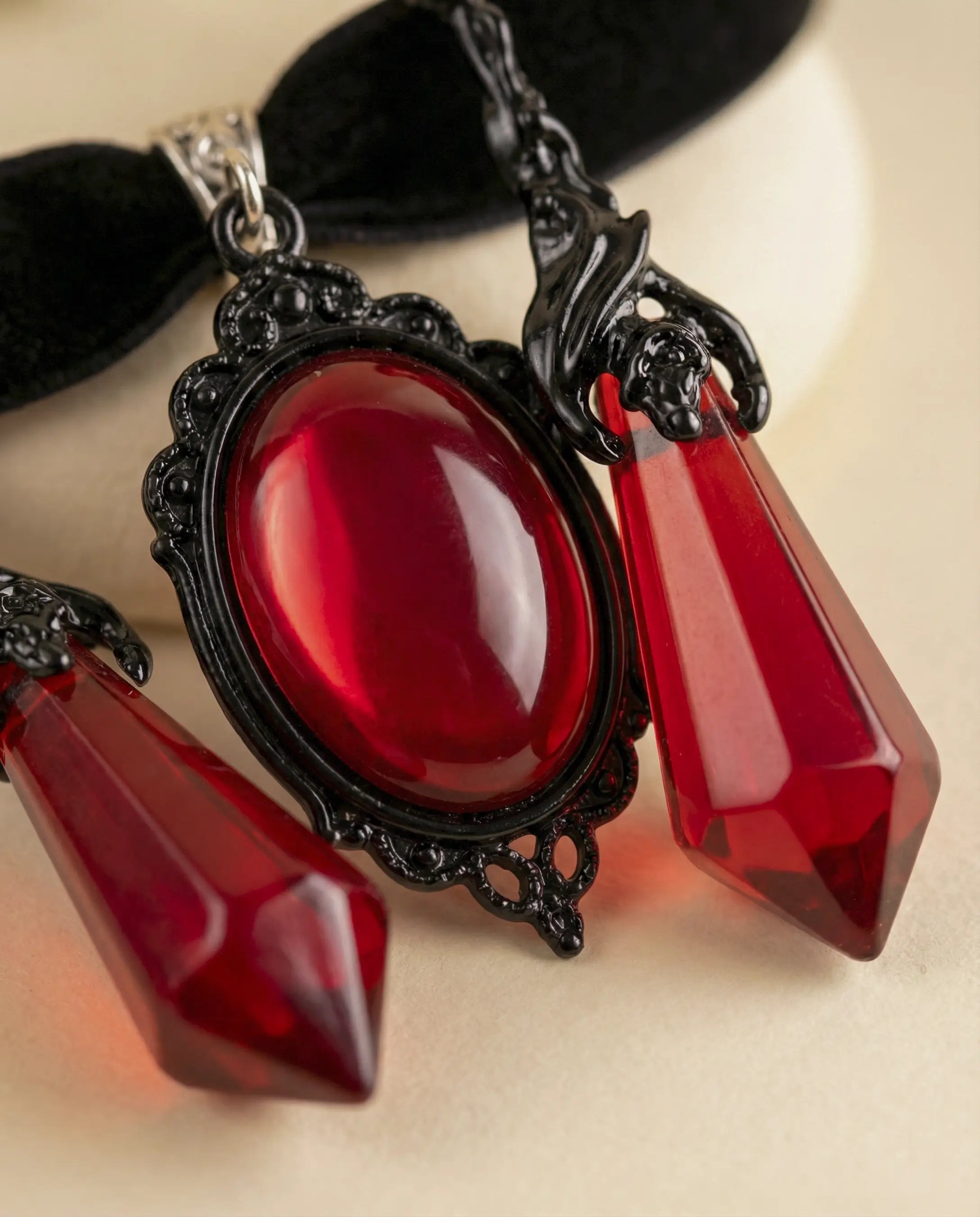 Dúo Carmesí – Set de Collar y Aretes