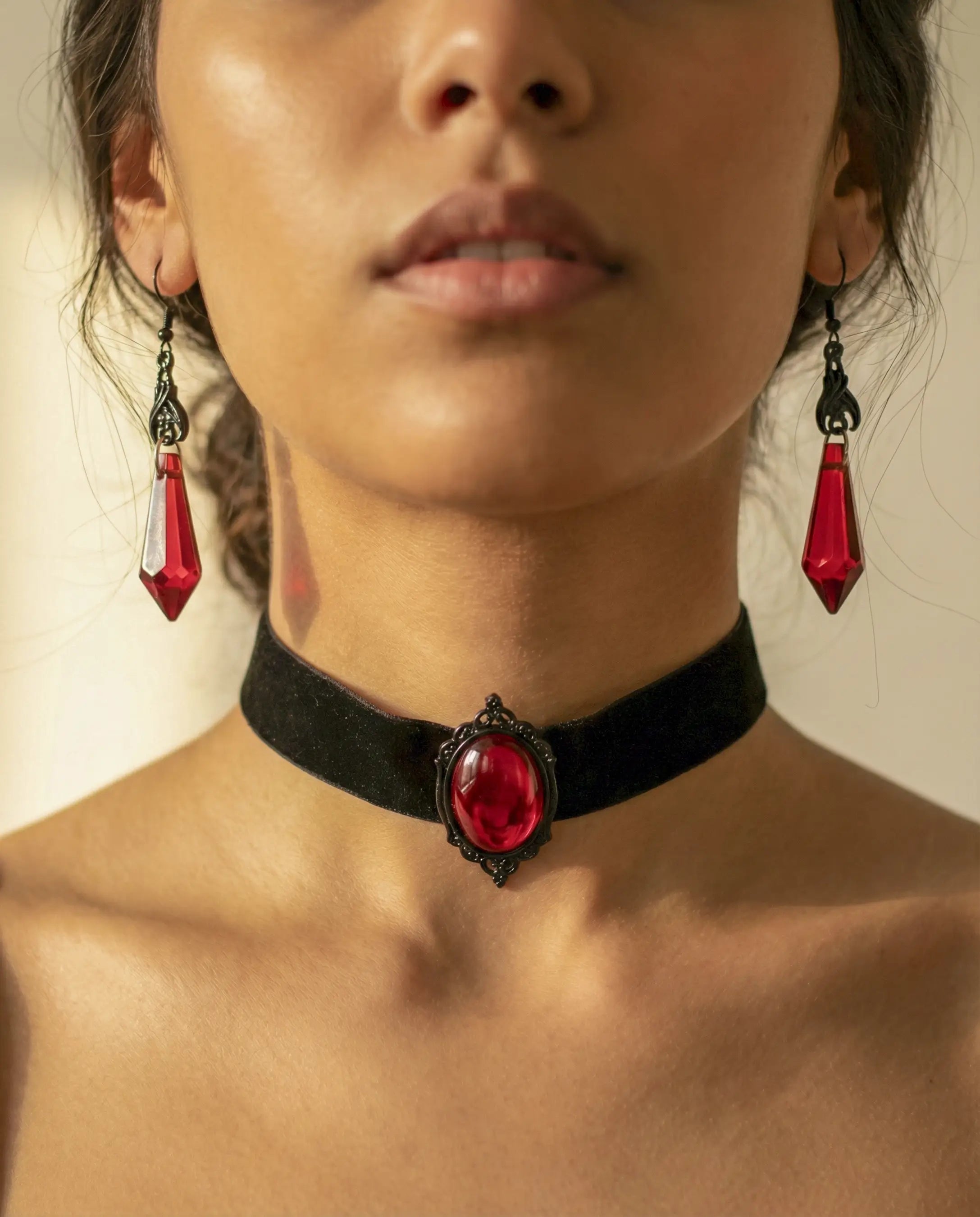 Dúo Carmesí – Set de Collar y Aretes