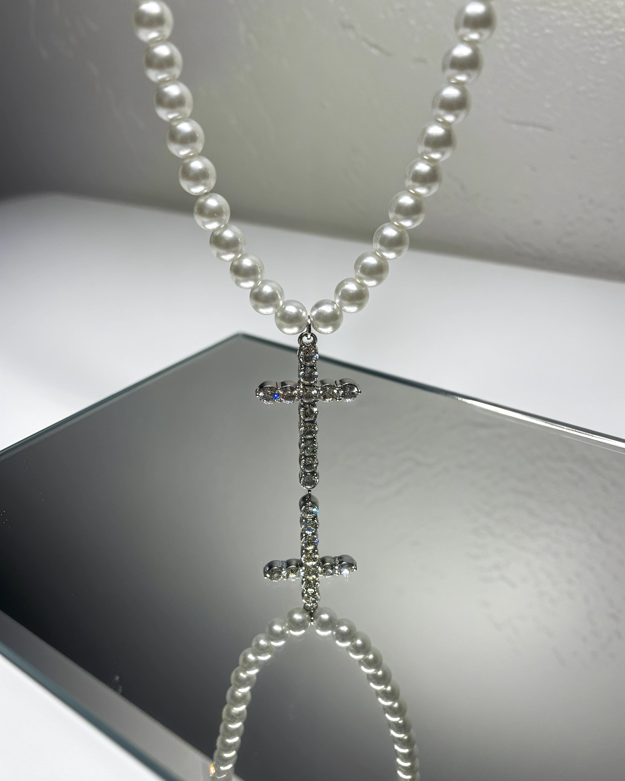 Collar Perlas con Cruz