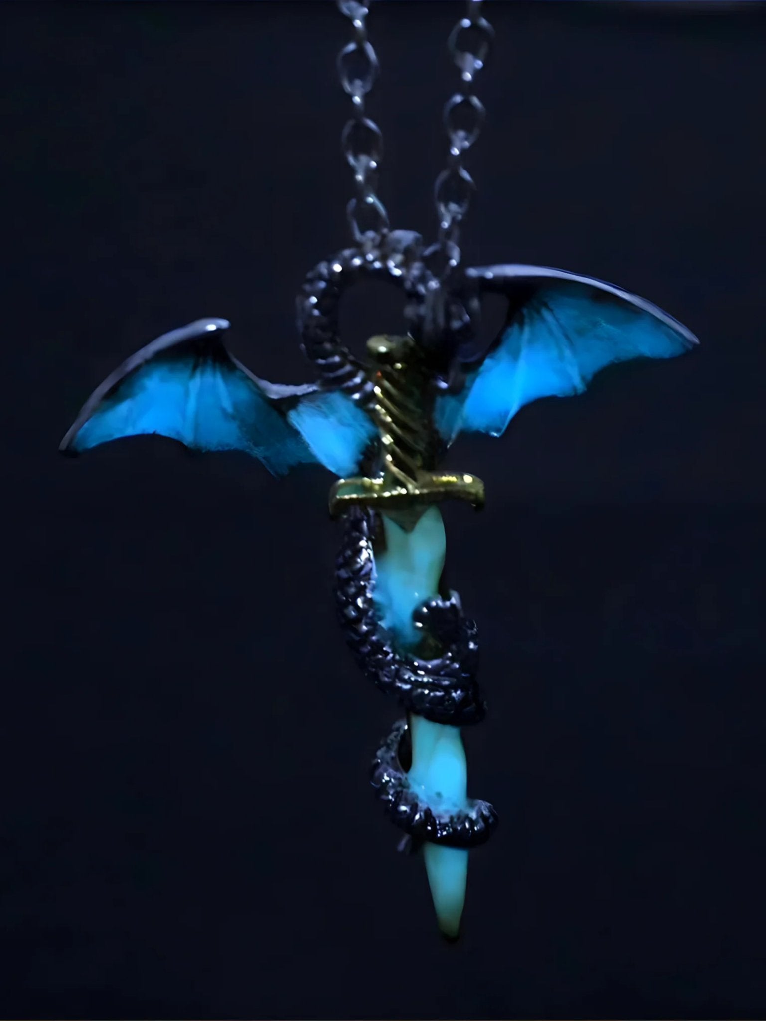Collar Dragón Luminoso - My Rebel Shop