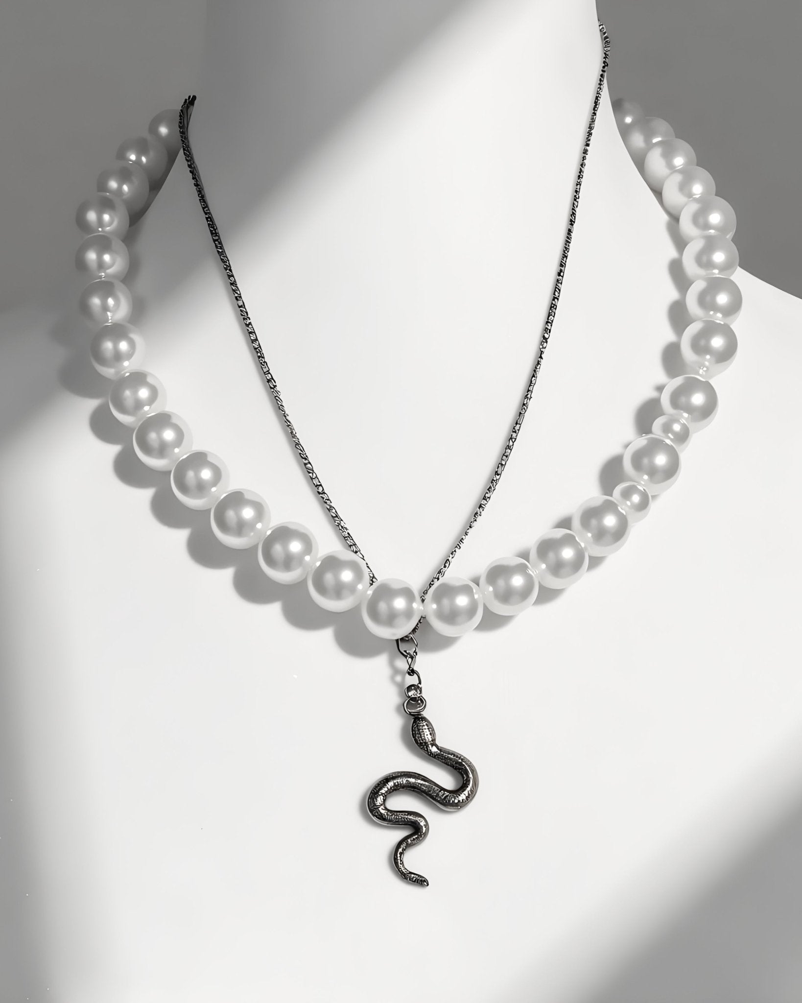 Collar Dúo de Perlas y Serpiente - My Rebel Shop