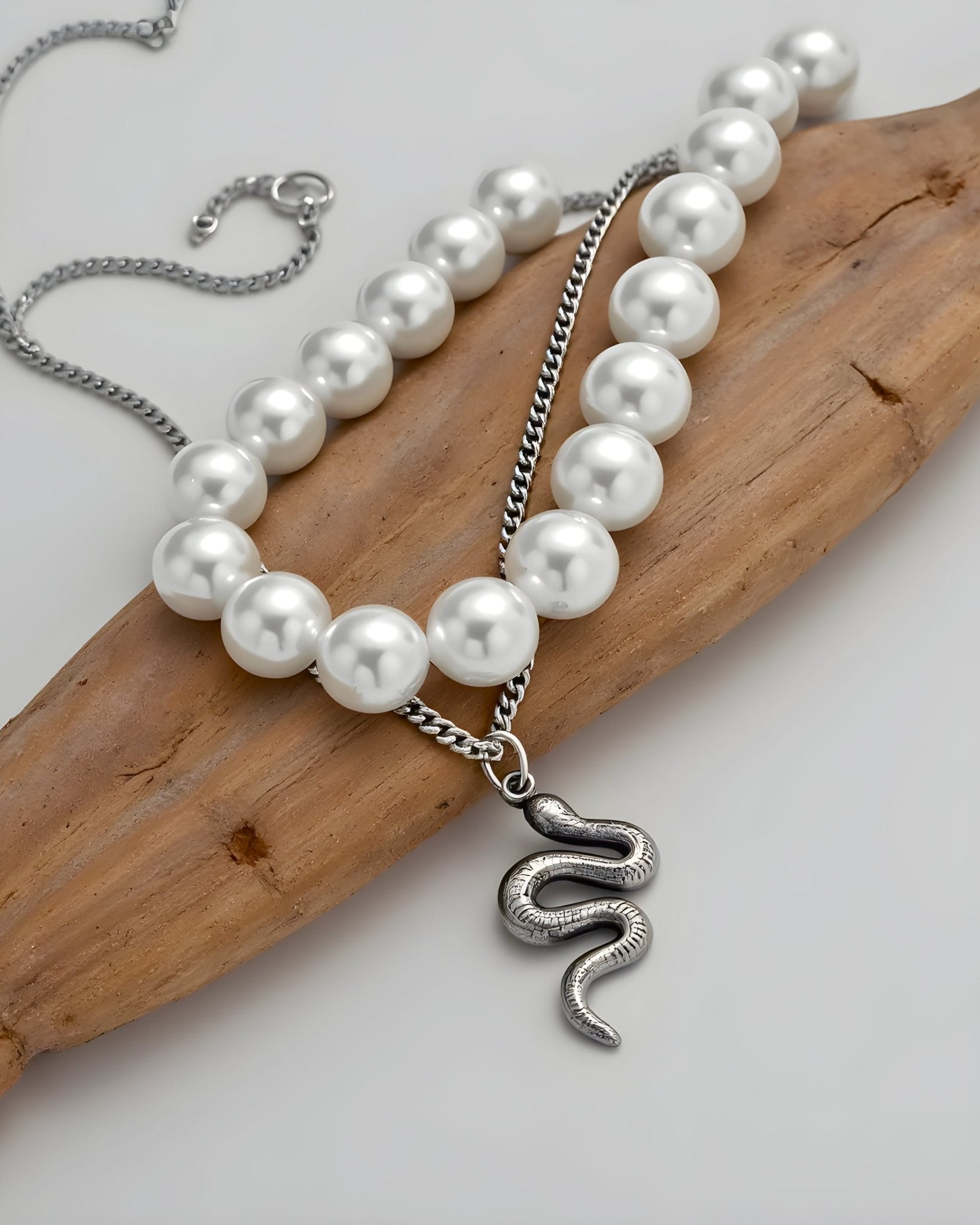 Collar Dúo de Perlas y Serpiente - My Rebel Shop