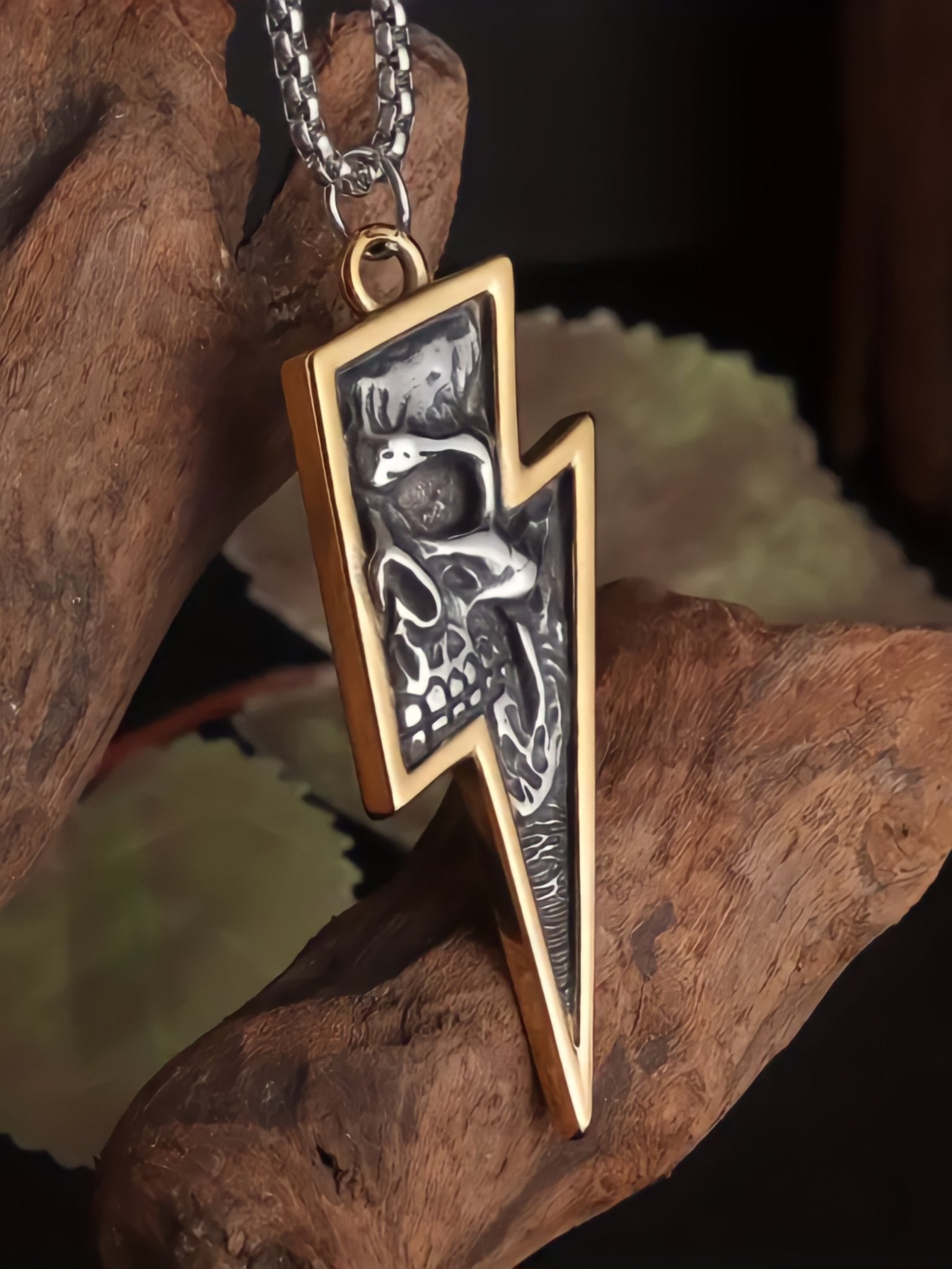 Collar Skull Bolt - My Rebel Shop