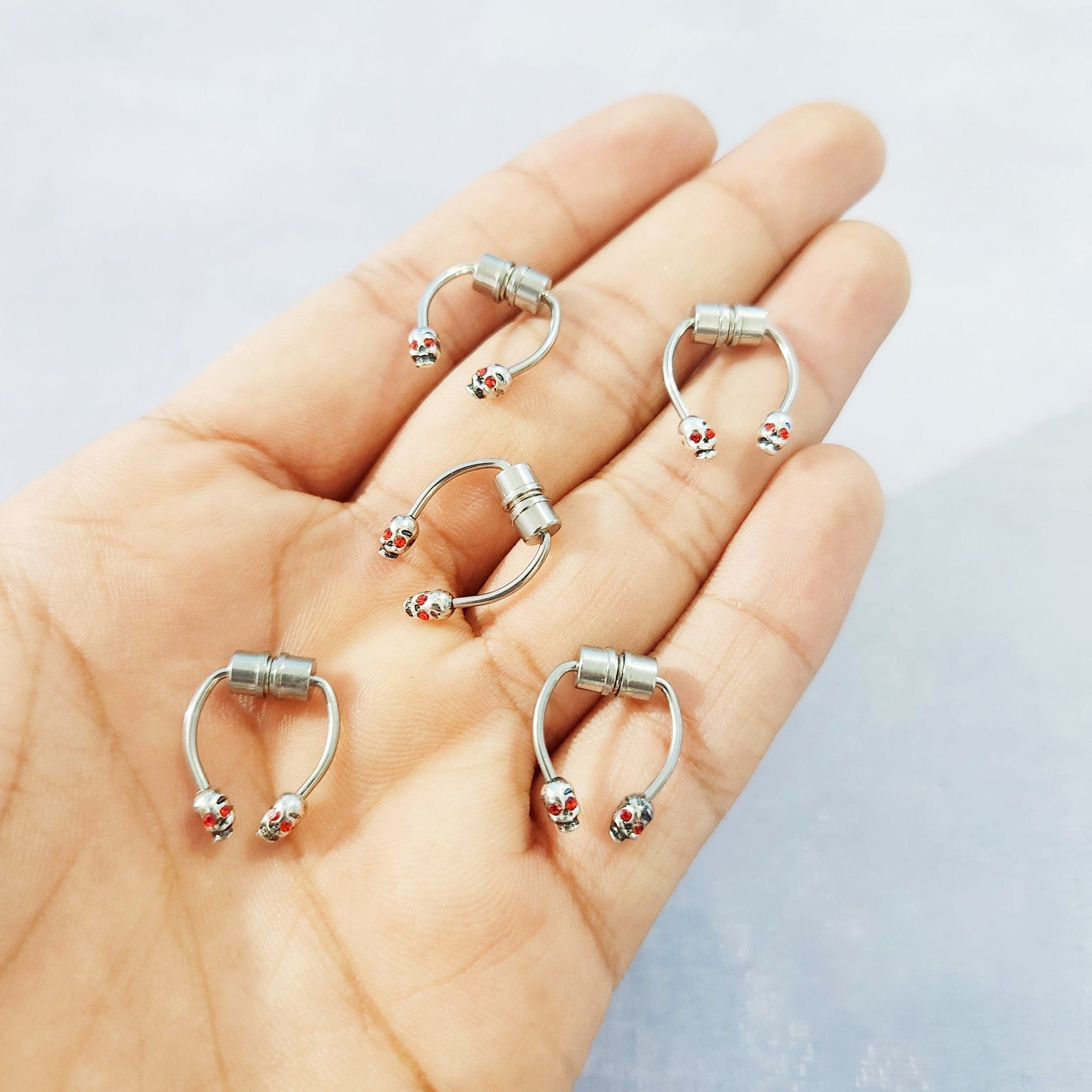 Septúm de imán con calaveras - My Rebel Shop